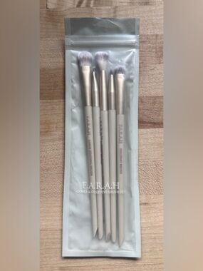 F.A.R.A.H Goals & Gold Eye Brush Set - Soft Ivory & Gold
